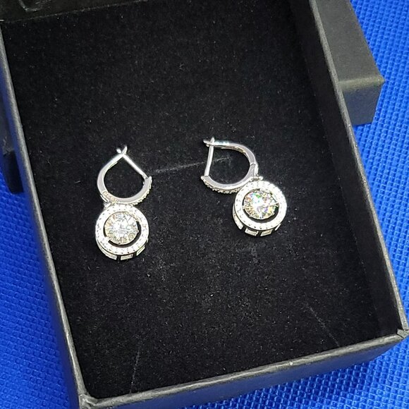 Silvery 2.0 carat Moissanite Earrings - Picture 6 of 6